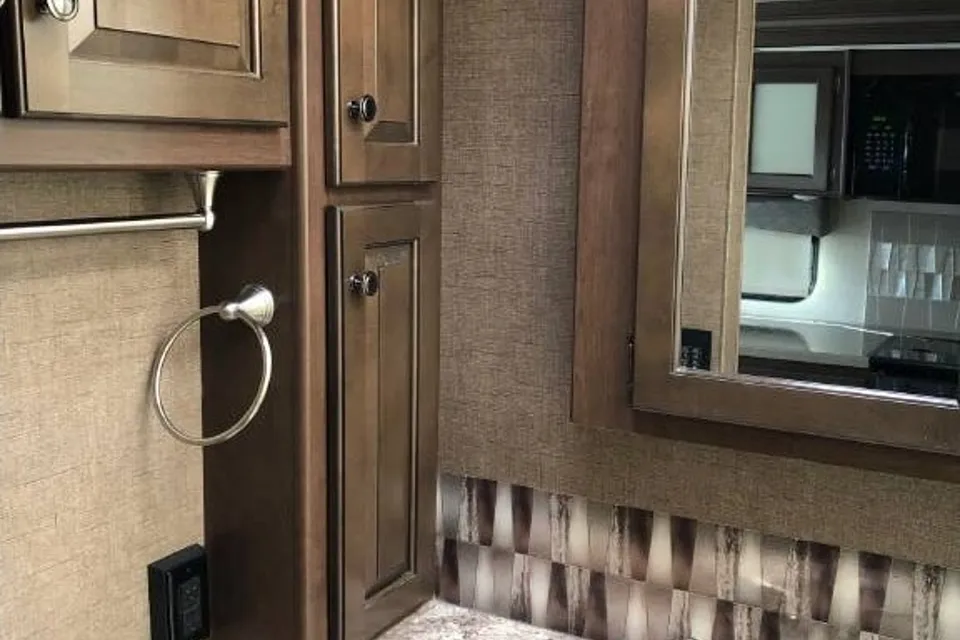 Thor Motor Coach Windsport