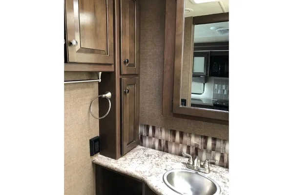 Thor Motor Coach Windsport