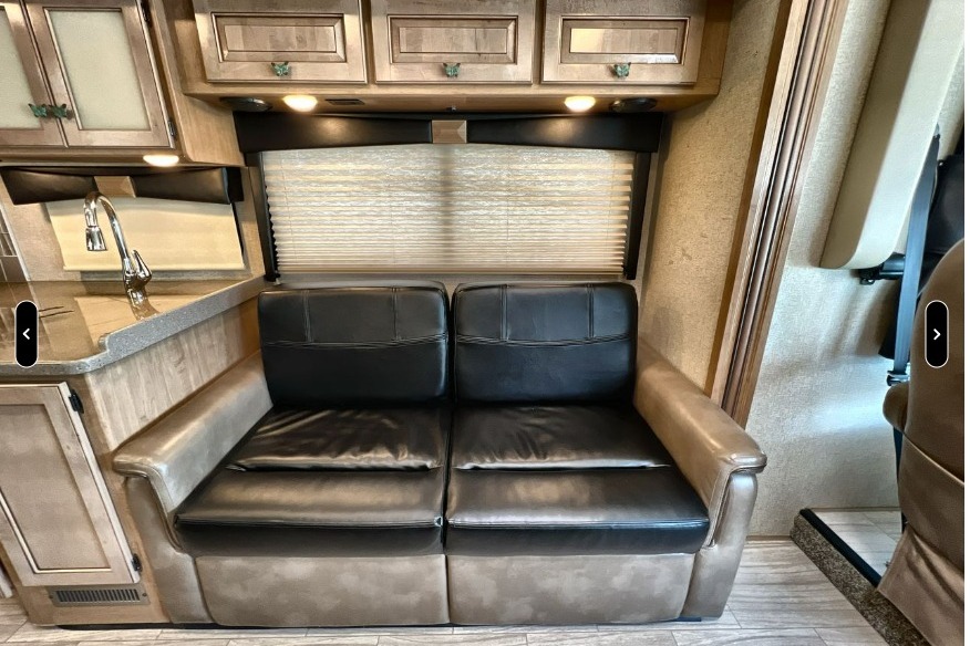 Thor Motor Coach Windsport