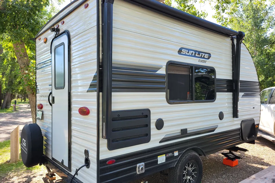 Sunset Park RV Sun Lite 16BH