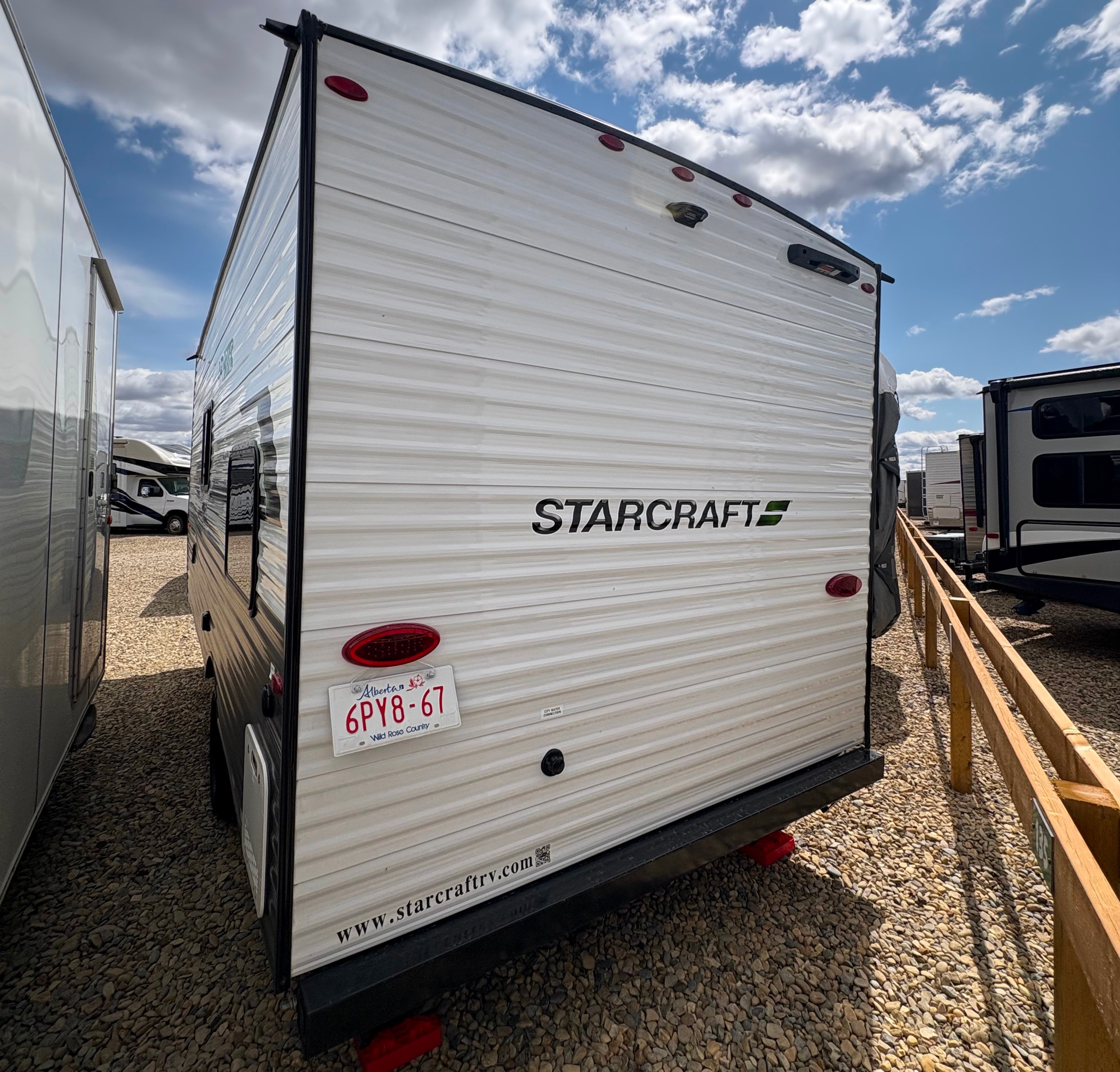Family Fun - Starcraft Autumn Ridge 177BH Travel Trailer