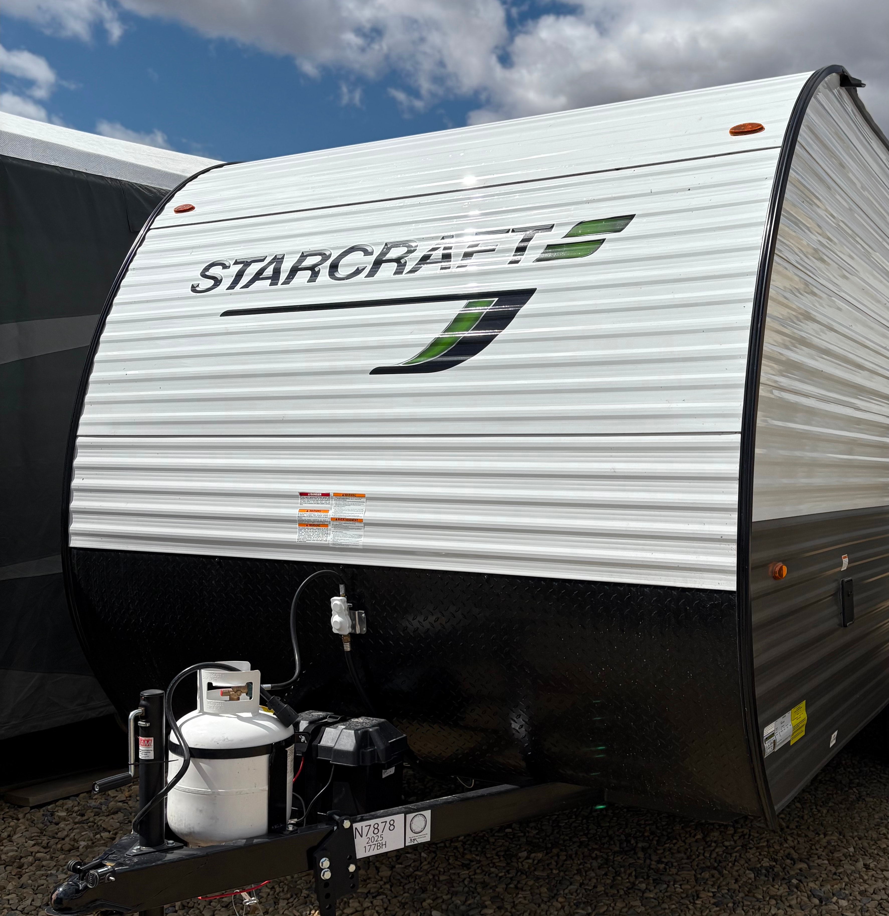 Family Fun - Starcraft Autumn Ridge 177BH Travel Trailer