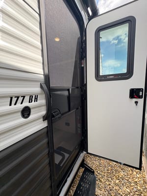 Family Fun - Starcraft Autumn Ridge 177BH Travel Trailer