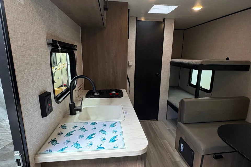 Family Fun - Starcraft Autumn Ridge 177BH Travel Trailer