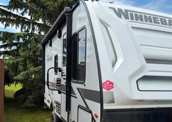 2023 Winnebago with bunks - only 3,400 lbs can tow with SUV