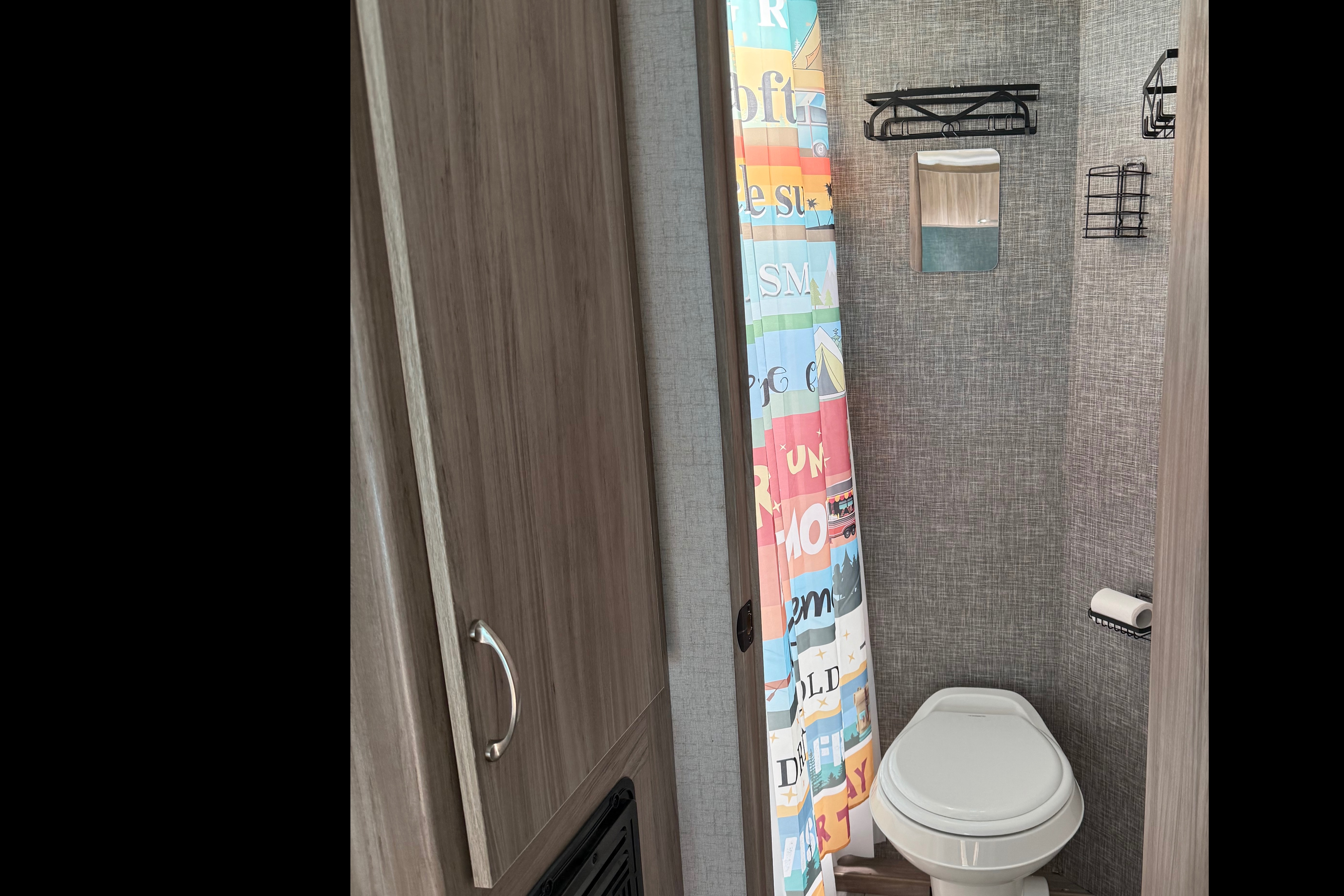 2023 Winnebago with bunks - only 3,400 lbs can tow with SUV