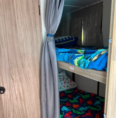 2023 Winnebago with bunks - only 3,400 lbs can tow with SUV
