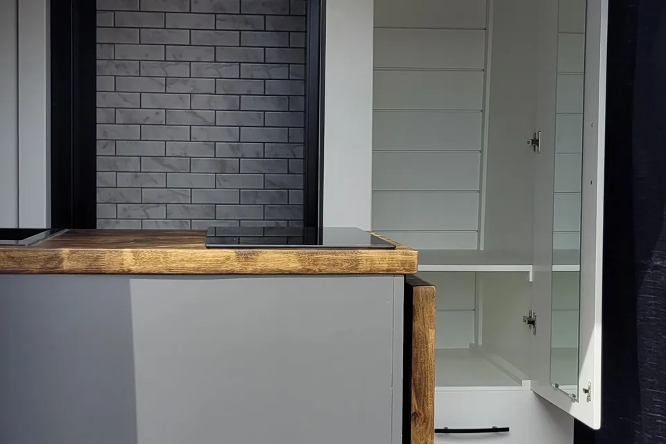 Cozy custom crafted van with Shower, Toilet, Heat, Solar and more!