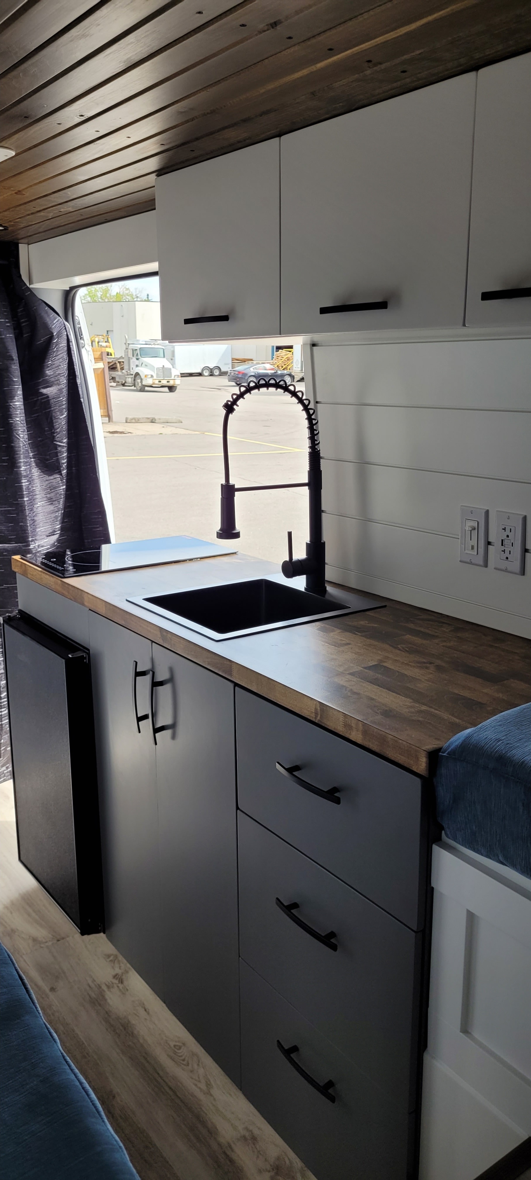 Cozy custom crafted van with Shower, Toilet, Heat, Solar and more!