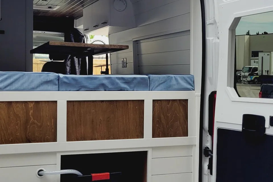 Cozy custom crafted van with Shower, Toilet, Heat, Solar and more!