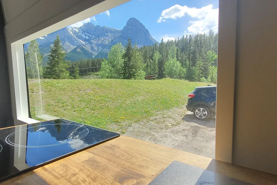 Cozy custom crafted van with Shower, Toilet, Heat, Solar and more!