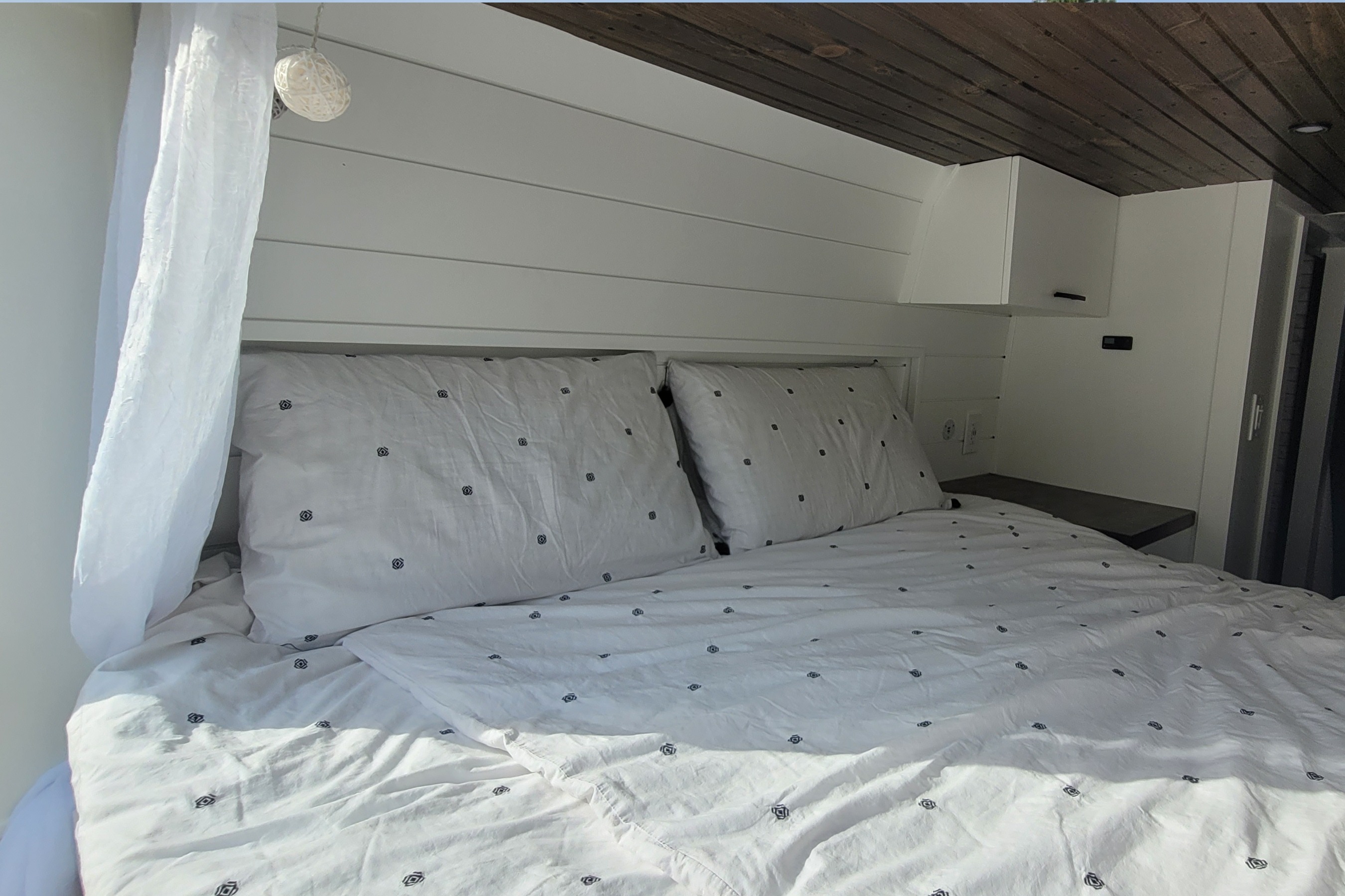 Cozy custom crafted van with Shower, Toilet, Heat, Solar and more!