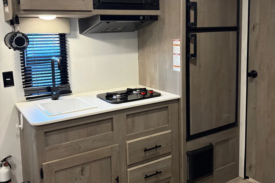 Adventure Bunkhouse w/ Slide Out-Easy Tow Camper Sleeps 5