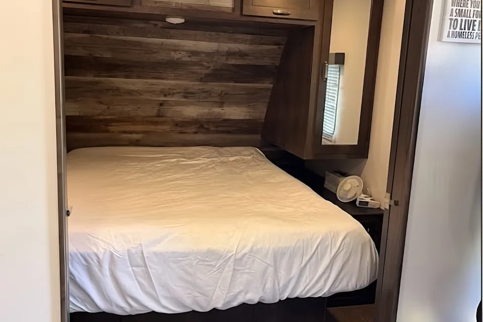 Gabby's Keystone Passport SL (M-267 BH)Travel Trailer