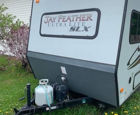 Sleeps 4, clean and light to tow.