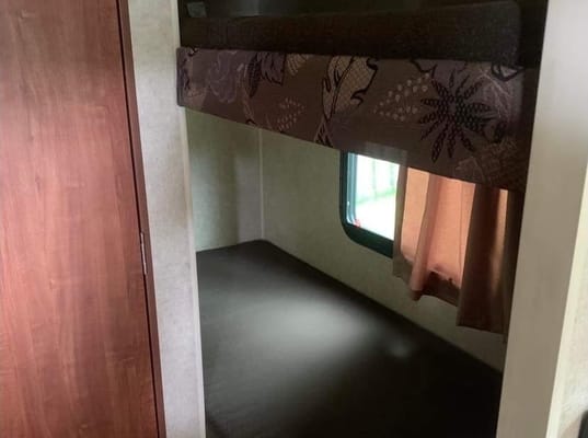 Sleeps 4, clean and light to tow.