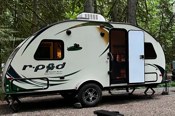 Rpod 18’ hood river edition travel Trailer