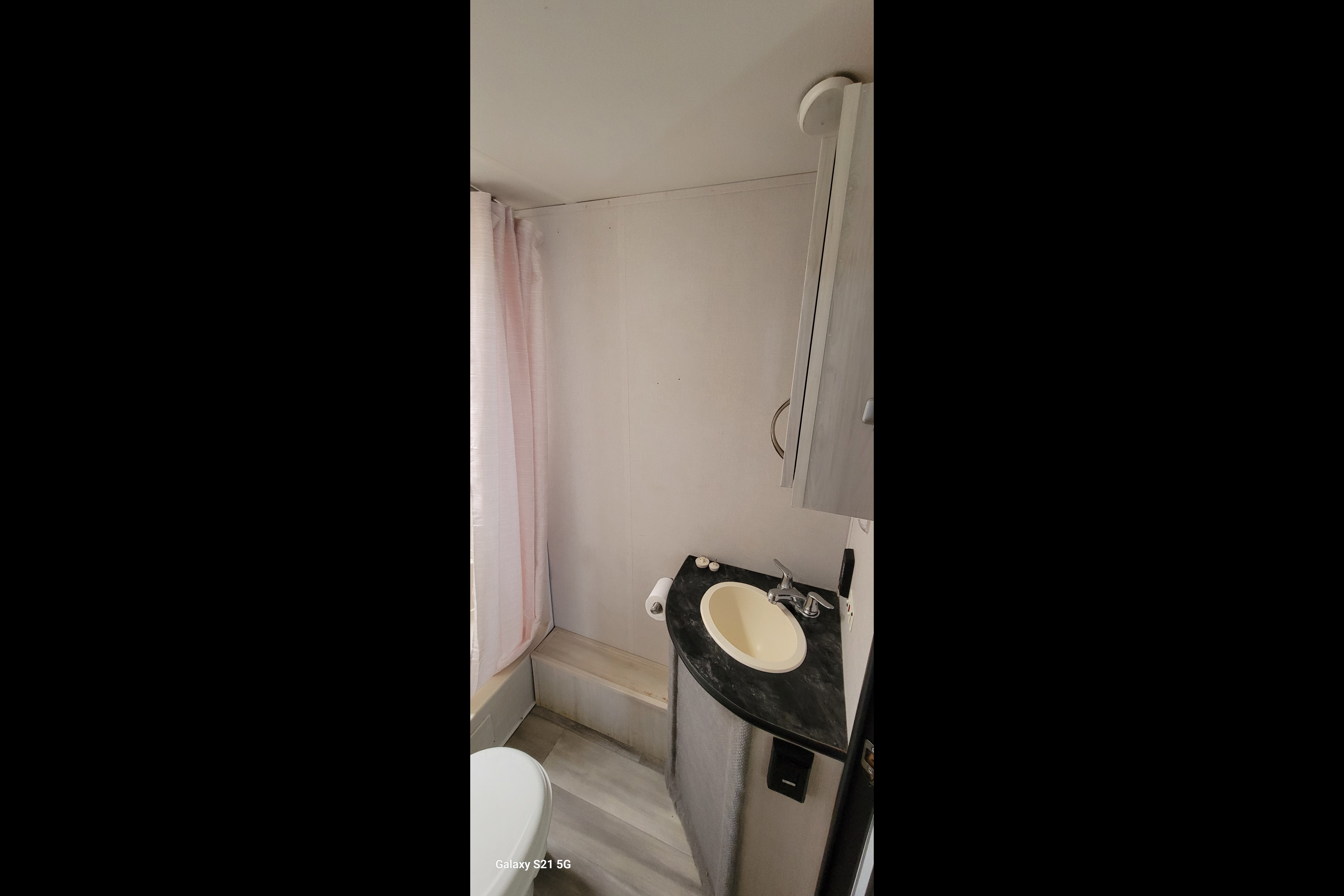 Tiny Home-Pathfinder Bunkhouse: Lightweight & Ready for Adventure Tracer 200BHSLE