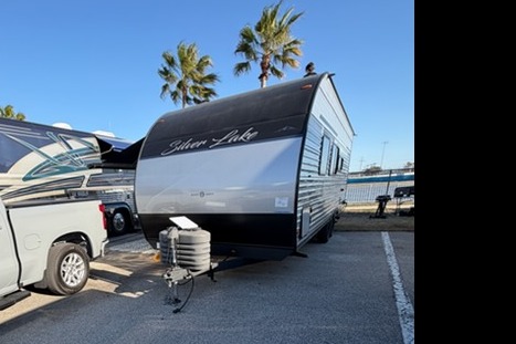 Eleydis's East to West Silver lakes Travel Trailer