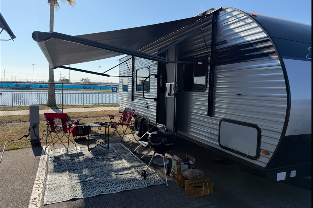 Eleydis's East to West Silver lakes Travel Trailer