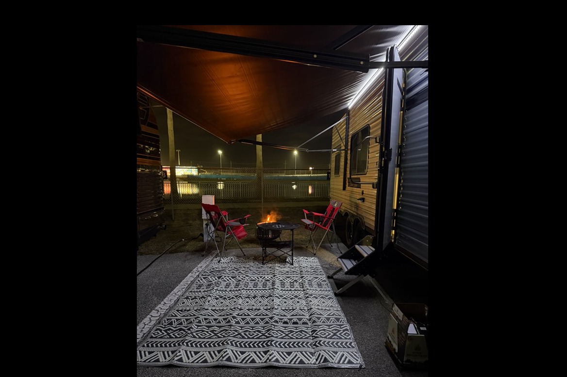 Eleydis's East to West Silver lakes Travel Trailer