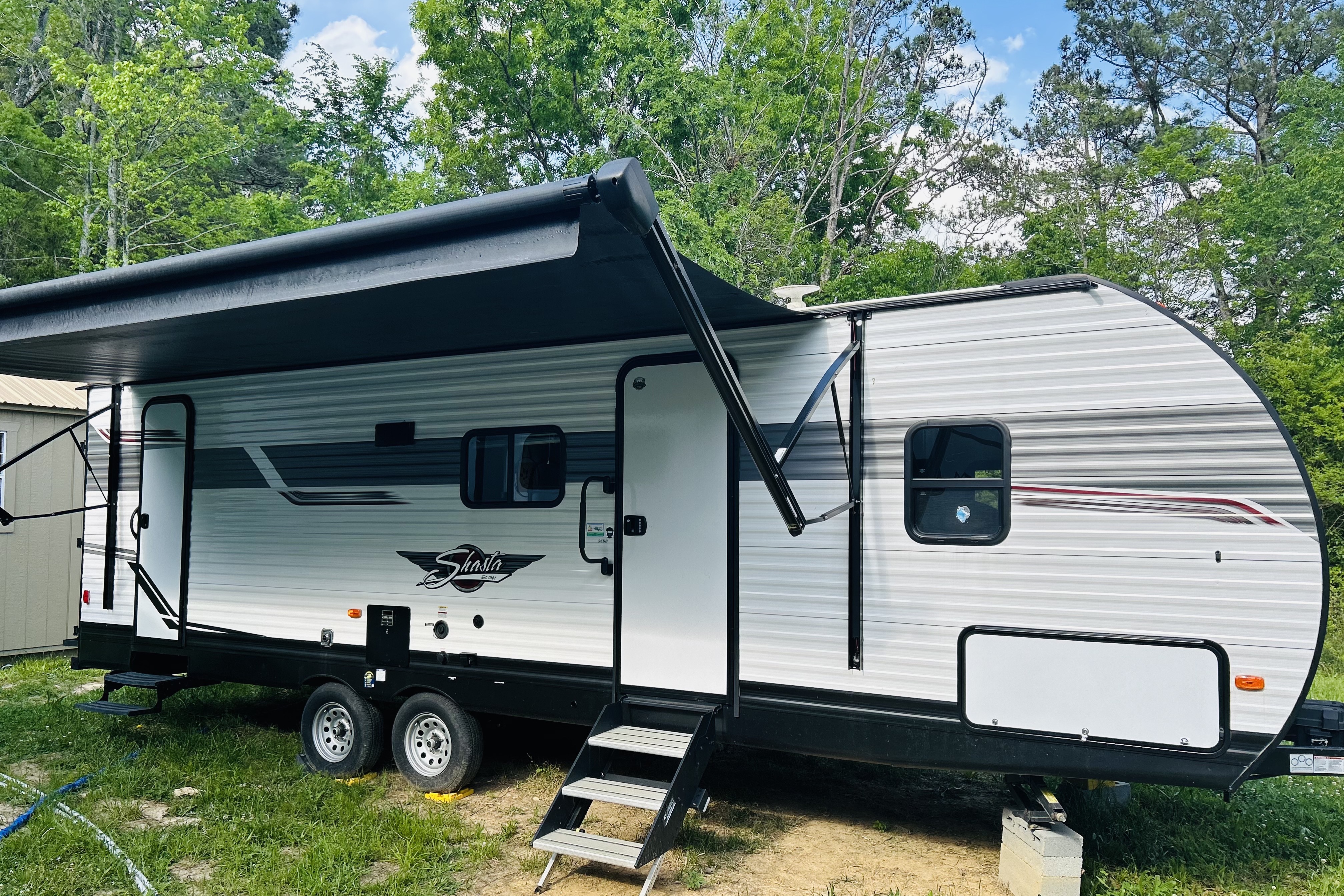 Forest River Shasta Oasis 26DB Travel Trailer