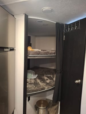 Coachmen 257BHS Travel Trailer
