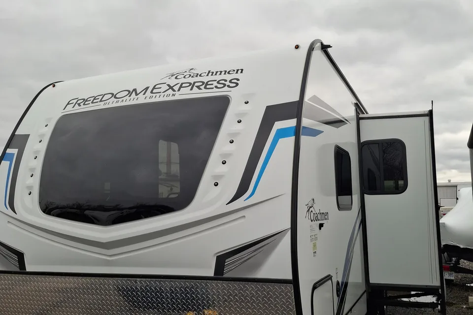 Coachmen 257BHS Travel Trailer