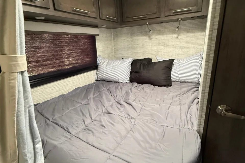 James and Desiree's Family Friendly Home on Wheels