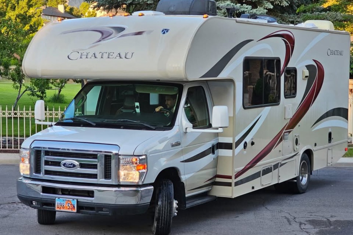 Bernie's Thor Motor Coach Chateu Class C