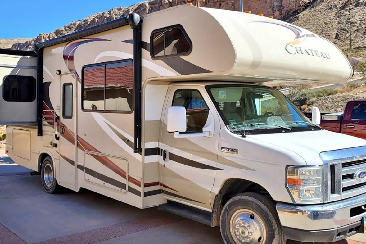 Bernie's Thor Motor Coach Chateu Class C