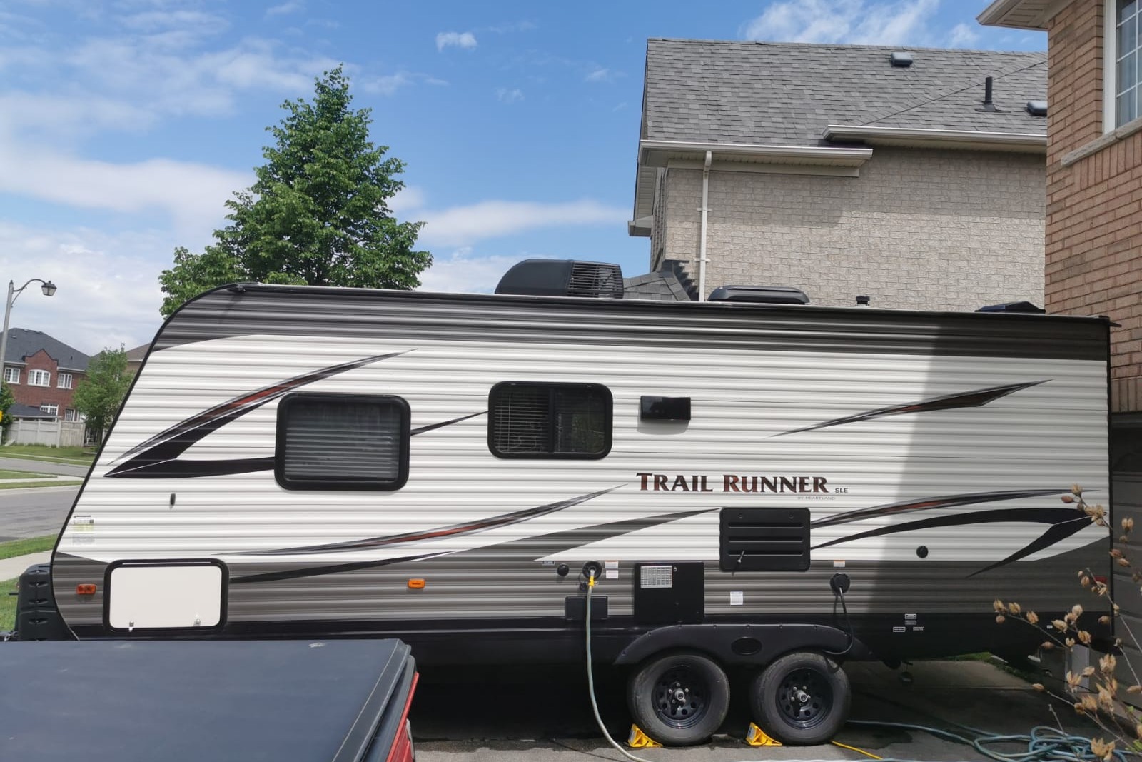 V&P's Heartland Trailrunner 22SLE Travel Trailer