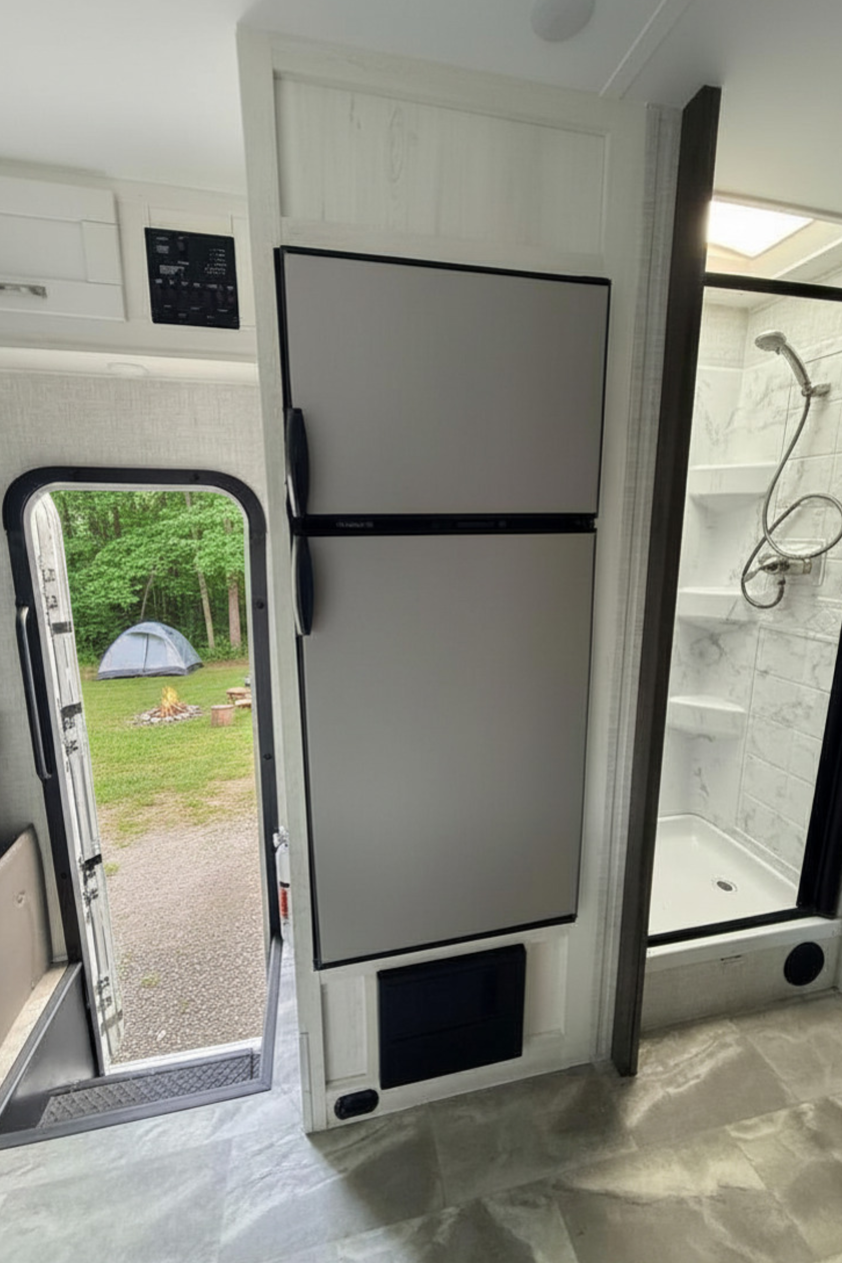 C03 - 8 Sleeper - The RV Rental Factory