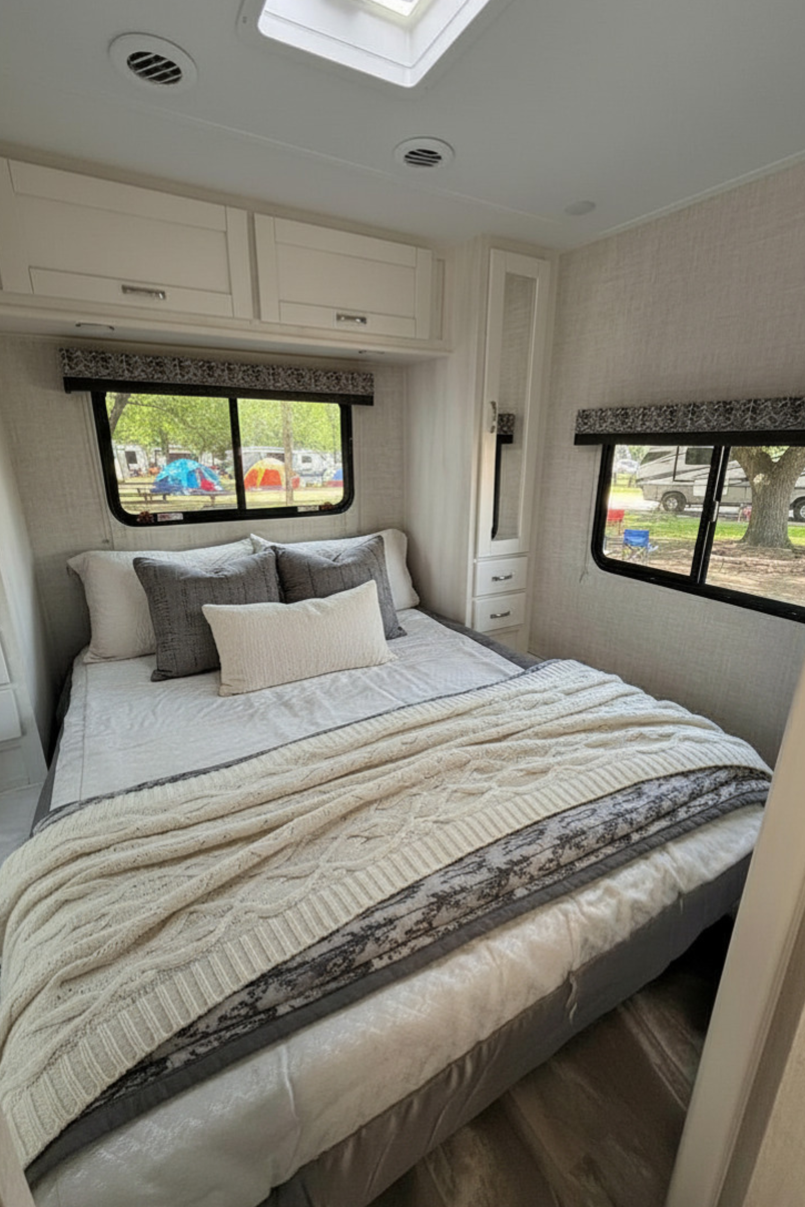 C03 - 8 Sleeper - The RV Rental Factory