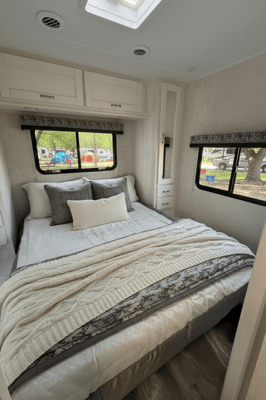 C03 - 8 Sleeper - The RV Rental Factory