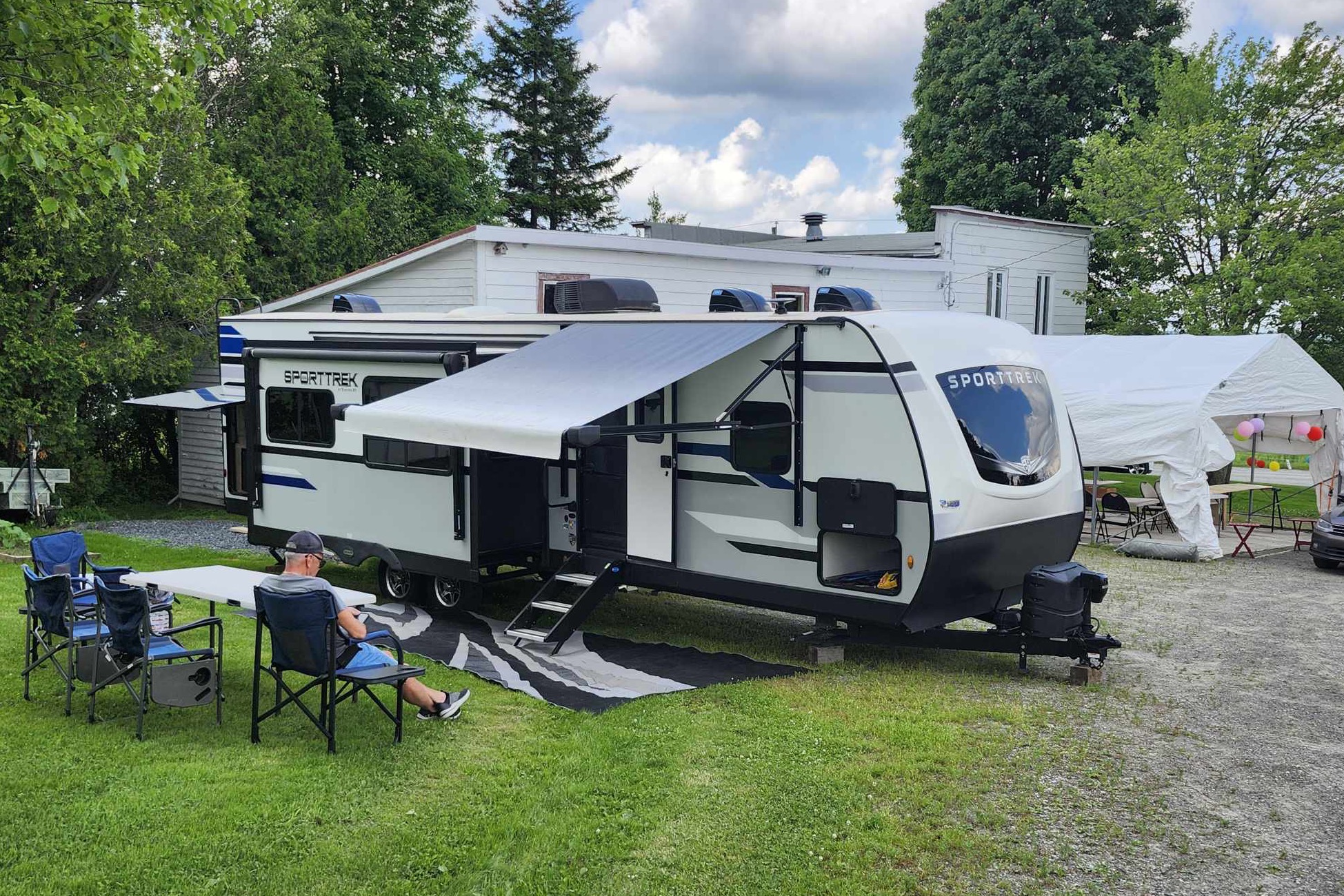 susie Venture RV Sportrek 32VIK Roulotte