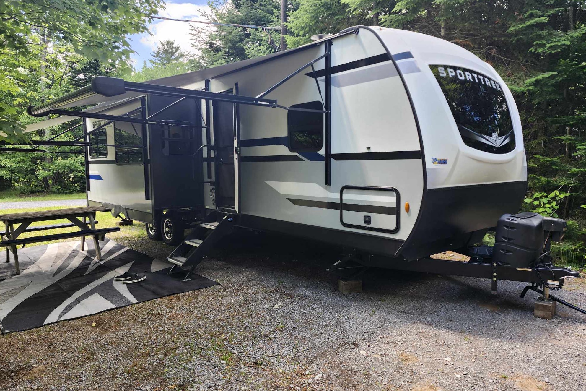 susie Venture RV Sportrek 32VIK Roulotte