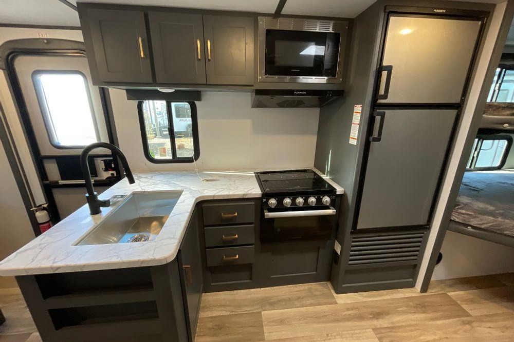 The Cozy Cruiser: 2022 Keystone Bullet Crossfire Family & Pet-Friendly!