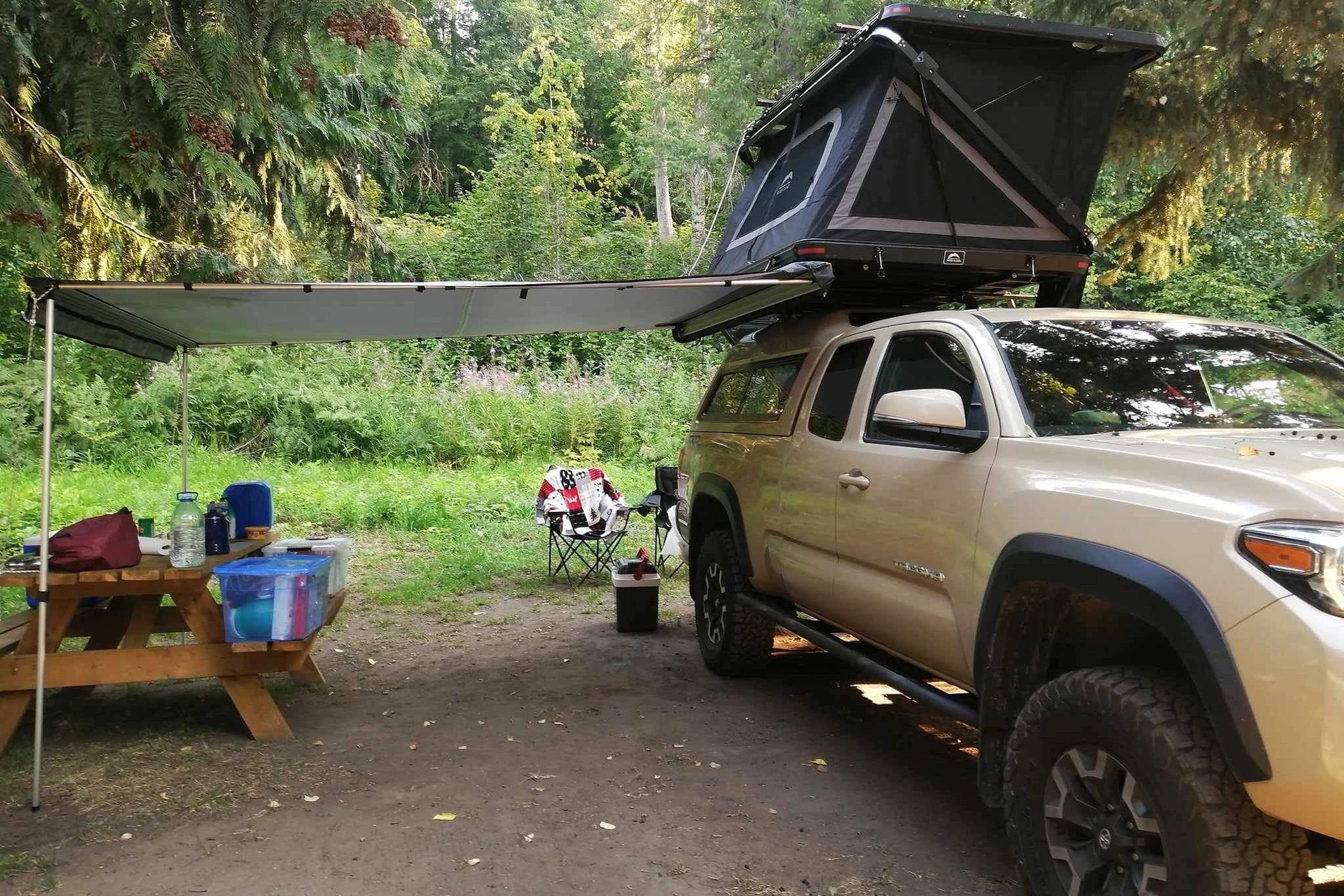 Toyota Tacoma 4x4 Camper Truck