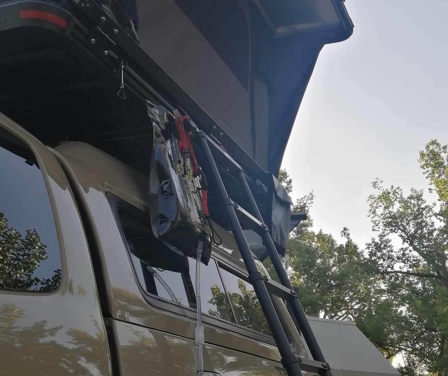 Toyota Tacoma 4x4 Camper Truck
