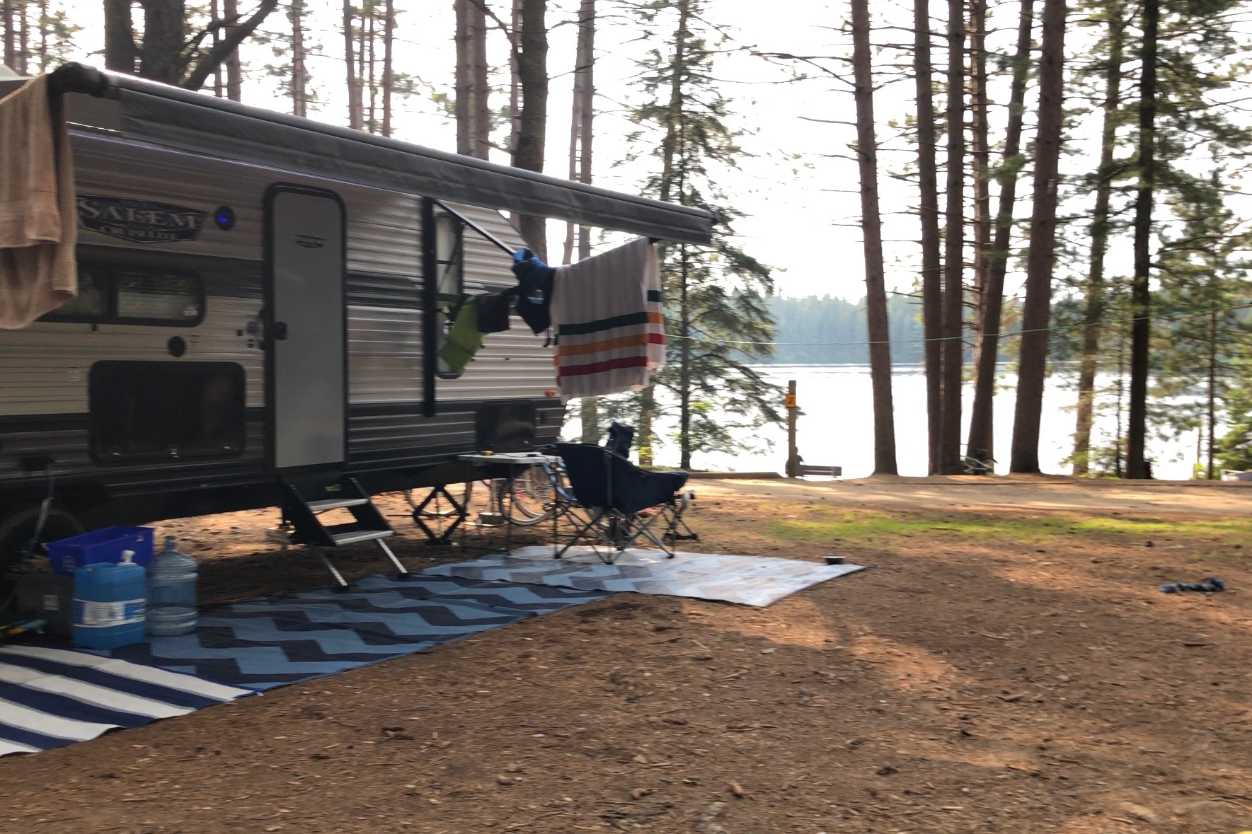 Lindsay’s Easy Camper Lodging - 263BHXL