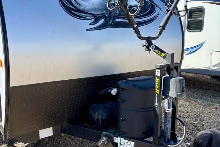 Alpine Adventure Wolf Pup: Forest River 2021 Wolf Pup 17JGBL Travel Trailer (SUV Towable)