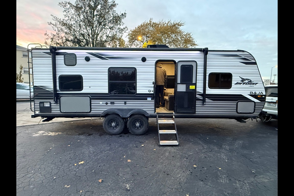TT2 - 10 Person w/ Bunk- The RV Rental Factory