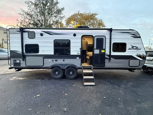 TT2 - 10 Person w/ Bunk- The RV Rental Factory