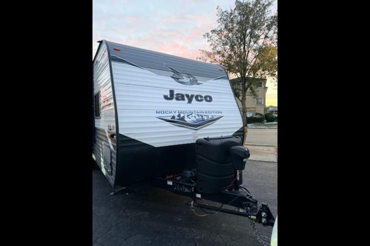 TT2 - 10 Person w/ Bunk- The RV Rental Factory