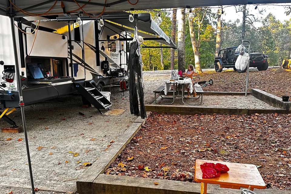 Dennis 's Forest River Flagstaff 27BHWS Travel Trailer