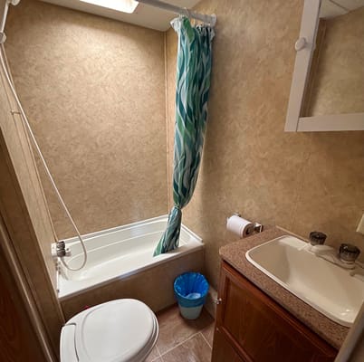 1-Dutchmen TRAVEL TRAILER / CAMPER / RV RENTAL