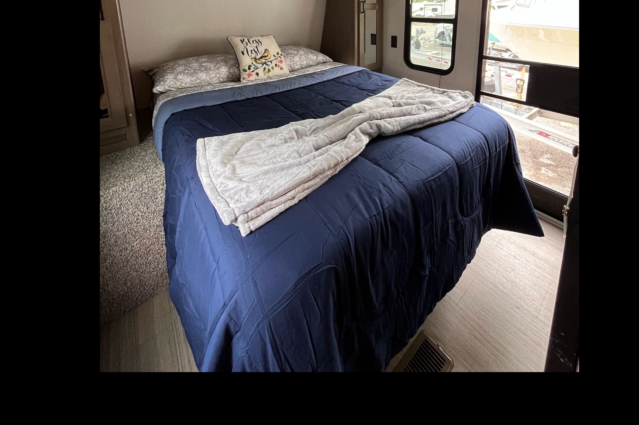 Roberto's Sunset Park RV Sunset super lite Travel Trailer