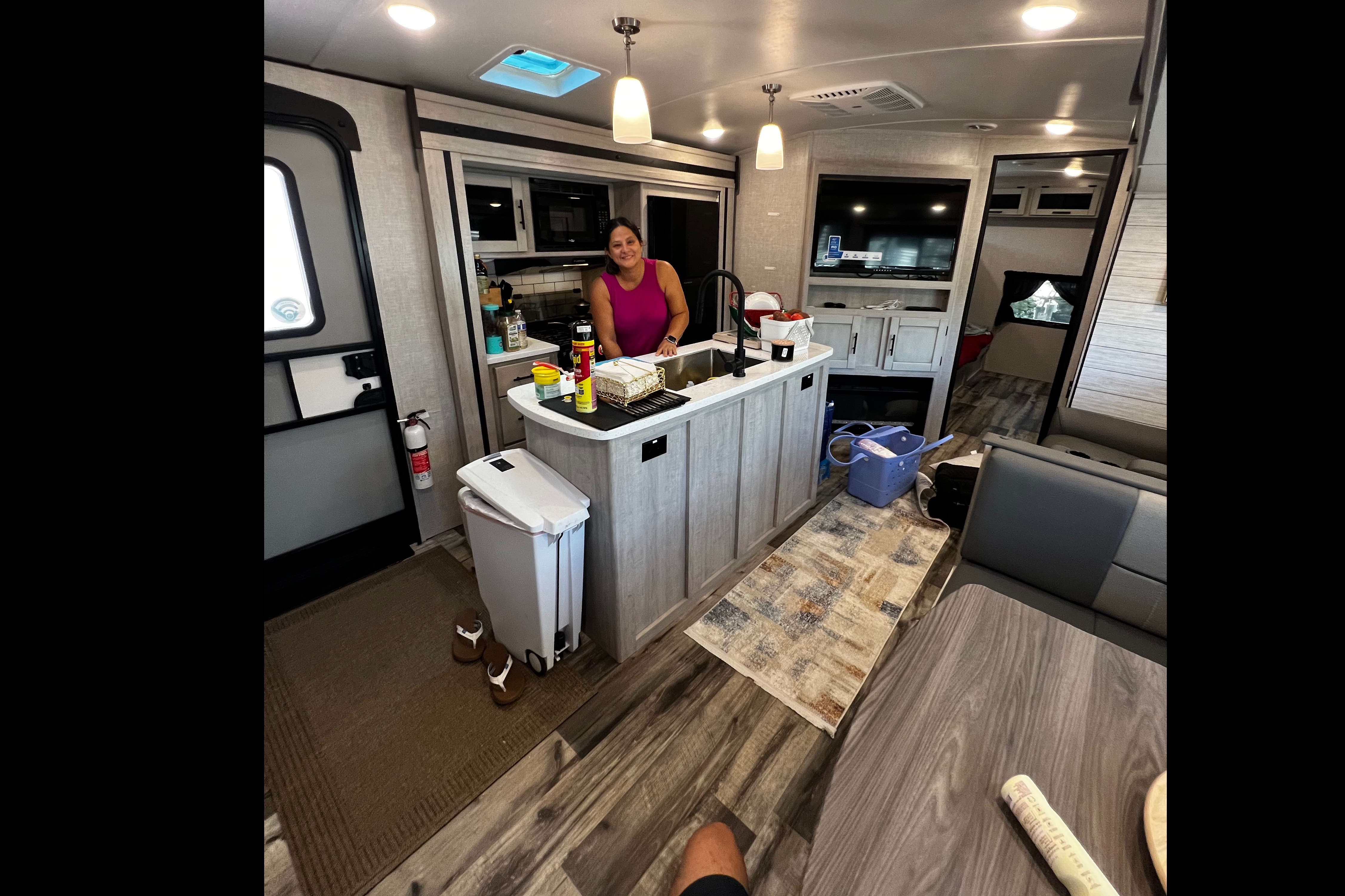 Roberto's Sunset Park RV Sunset super lite Travel Trailer