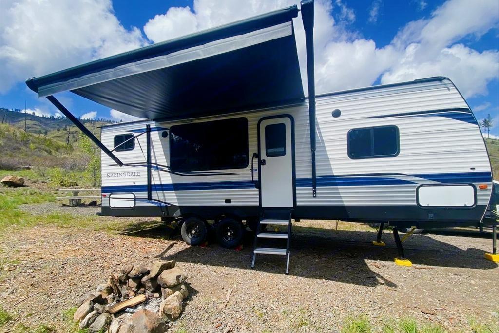Rv Rentals Way Of Life's Spacious and reliable family sized, New Springdale Travel Trailer 260BHSWE S1